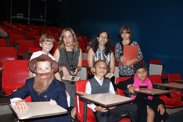 Estudiantes Escuela Elemental